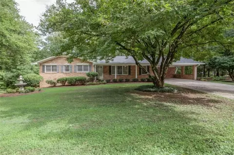 31 E Side Dr, Tallapoosa, GA 30176