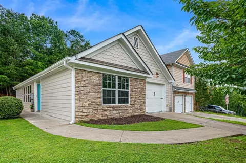 131 Hood Park Dr, Jasper, GA 30143