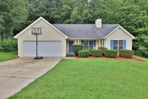 5052 Pristine Pt, Flowery Branch, GA 30542