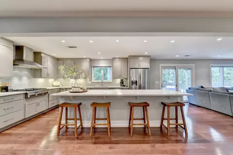 1525 Oakfield Ln, Roswell, GA 30075