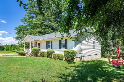 157 S Kight Dr S, Lagrange, GA 30240