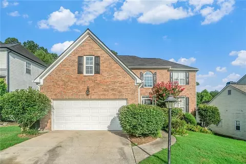 2215 Village Centre Dr, Loganville, GA 30052