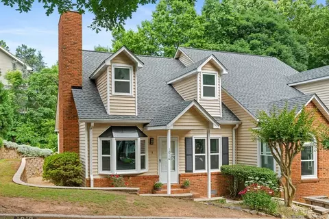 1016 Sasha Ln, Roswell, GA 30075