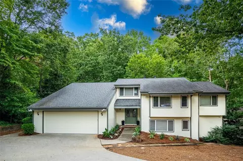 70 Glen Oaks Dr, Sandy Springs, GA 30327