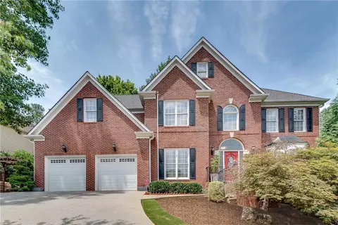 9735 Hunts Pointe Dr, Alpharetta, GA 30022