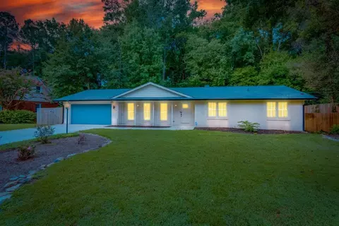 1148 Seven Springs Cir, Marietta, GA 30068
