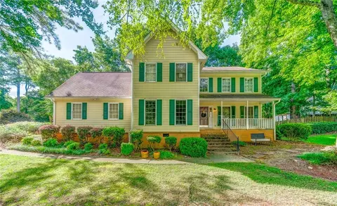 5315 Silver Creek Dr SW, Lilburn, GA 30047