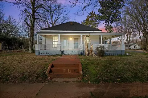 902 Truitt Ave, Lagrange, GA 30240