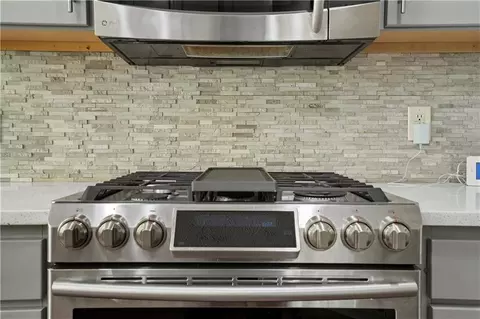 976 Hawthorn Ln, Grayson, GA 30017 photo 14