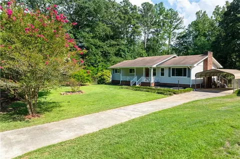 2268 Cochise Dr, Acworth, GA 30102