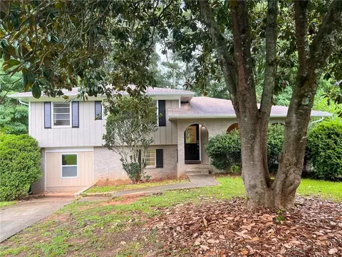 223 Leafwood Ln, Riverdale, GA 30274