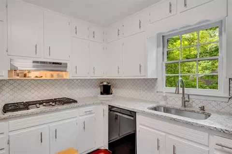 4642 Bentley Pl, Peachtree Corners, GA 30096 photo 9