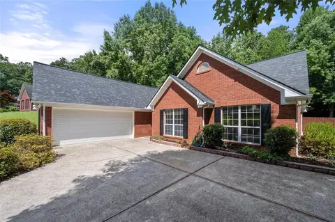5923 Clipper Bay, Flowery Branch, GA 30542
