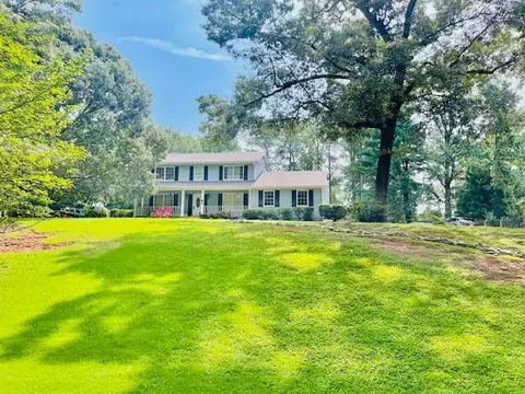875 Hunterhill Dr, Roswell, GA 30075