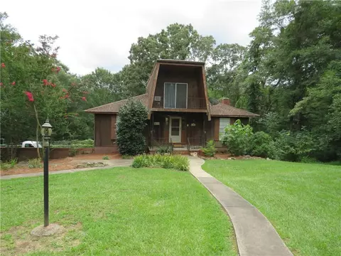 136 Adamson Dr, Cedartown, GA 30125