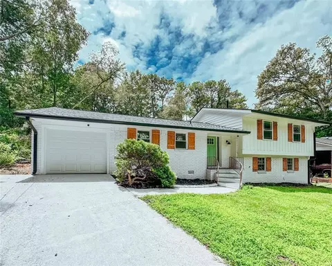 4173 Emerald Lake Dr, Decatur, GA 30035