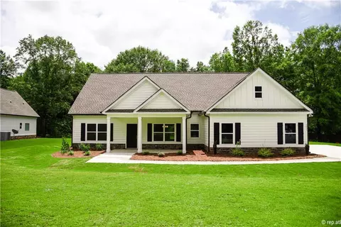 1011 Apalachee Shores Ct, Madison, GA 30650