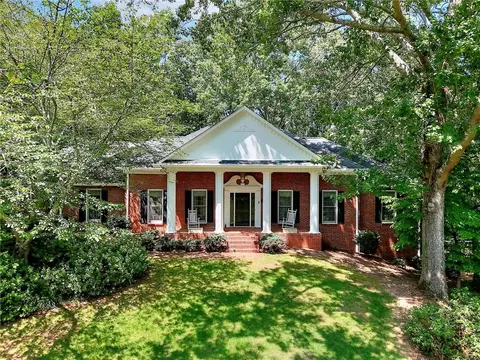 12020 Brookfield Club Dr, Roswell, GA 30075