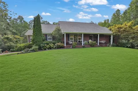 1260 Greenwood Acres Dr, Cumming, GA 30040