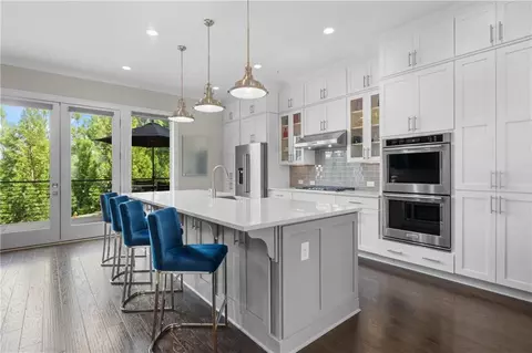 2144 Peach Ln SE, Smyrna, GA 30080