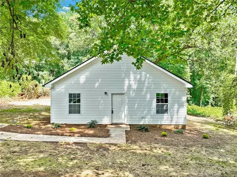 2236 Old Scenic Dr, Villa Rica, GA 30180