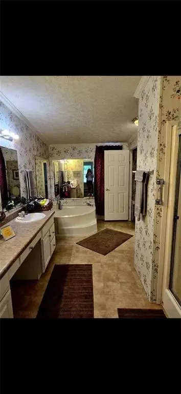 560 8th St, Statham, GA 30666 photo 5