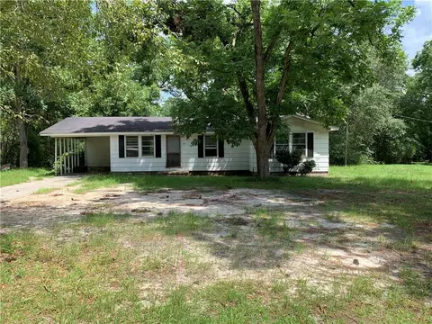 329 Gwenda St, Adrian, GA 31002