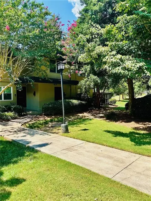 307 Lakemoore Dr NE #D, Atlanta, GA 30342