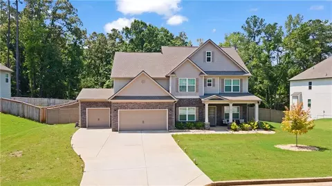 6472 Oakhurst Pl, Fairburn, GA 30213