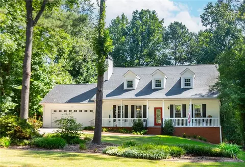 2147 Deer Trl NW, Suwanee, GA 30024