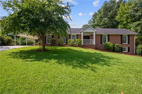 140 Deerwood Cir SE, Smyrna, GA 30082