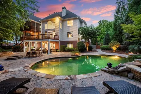75 Oakhurst Leaf Dr, Milton, GA 30004