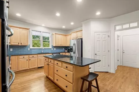 Kitchen - 75 Oakhurst Leaf Dr, Milton, GA 30004 photo 6 of 6
