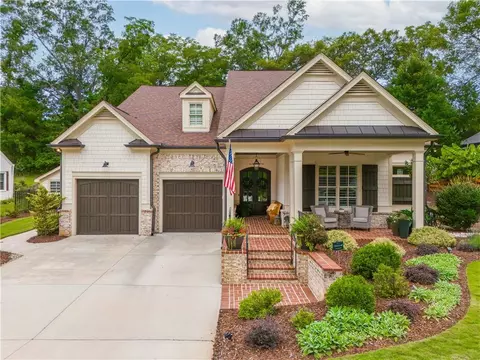 4469 Seminole Dr, Acworth, GA 30101