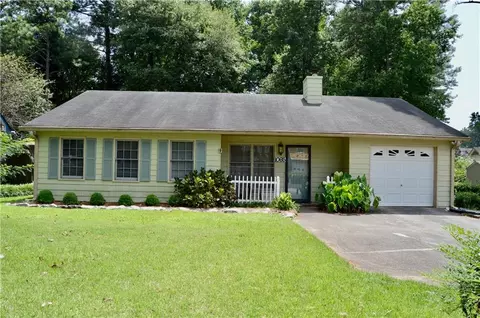 1085 Woodington Cir, Lawrenceville, GA 30044