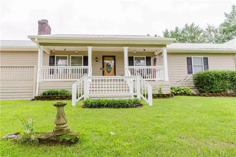 1135 May White, Cleveland, GA 30528