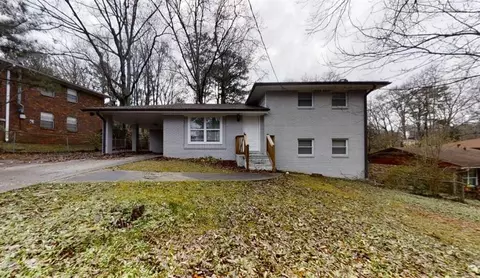 1252 Stoneham Ct, Atlanta, GA 30349