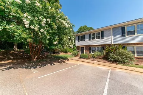 2464 Lehaven Dr, Tucker, GA 30084