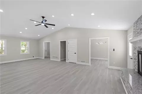1729 Ridgedale Dr, Snellville, GA 30078