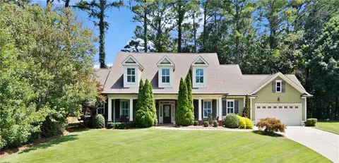811 Commons Ct, Woodstock, GA 30189