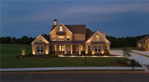557 Club Dr, Commerce, GA 30530