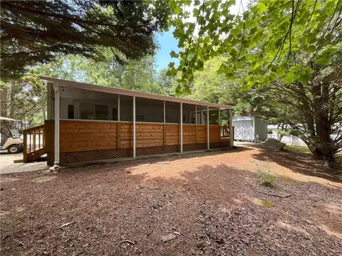 115 Maple Wood Ln, Cleveland, GA 30528
