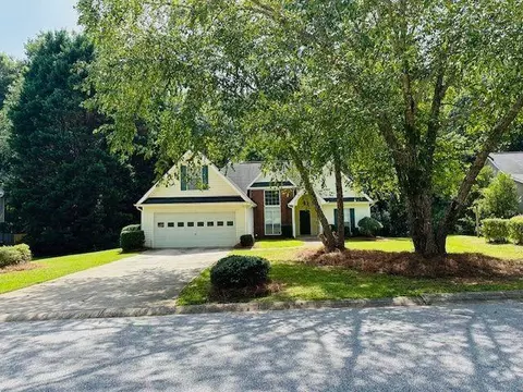 255 Overlook Dr, Covington, GA 30016