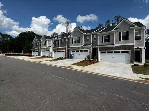318 Elgin Dr, Lawrenceville, GA 30045