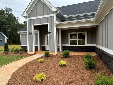 159 White Oak Way, Monroe, GA 30655 photo 2