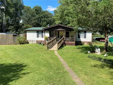 2015 Dogwood Dell Dr, Loganville, GA 30052