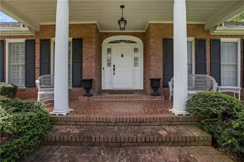 2564 Regency Dr W, Tucker, GA 30084