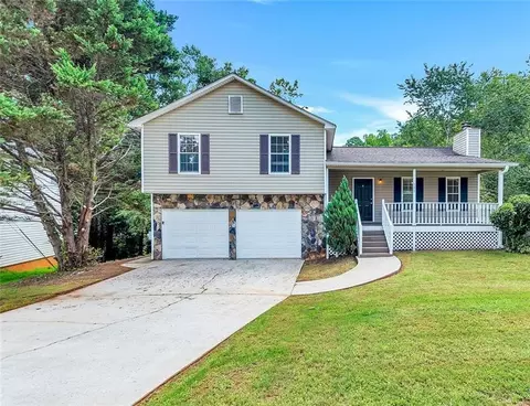 102 Ivy Trace Ln, Dallas, GA 30157