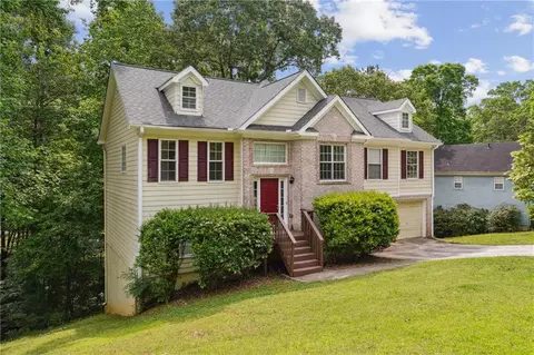 8607 Dogwood Ct, Douglasville, GA 30135