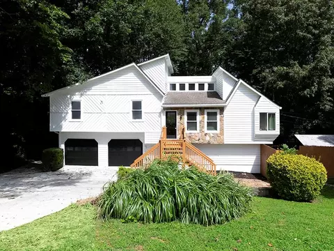 5490 Emerald, Acworth, GA 30102
